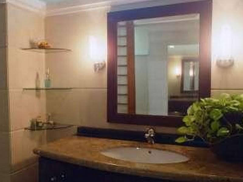 Джакарта: [Deact] Wahid Hasyim Guest House