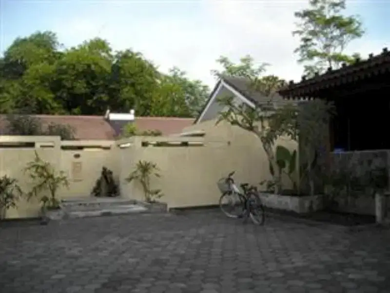 Ngaglik: Rumah Teras Yogyakarta