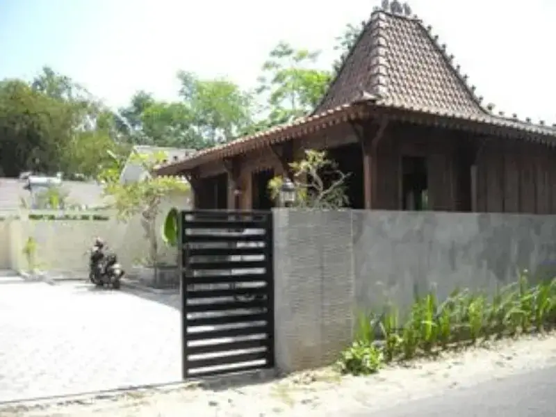 Ngaglik: Rumah Teras Yogyakarta