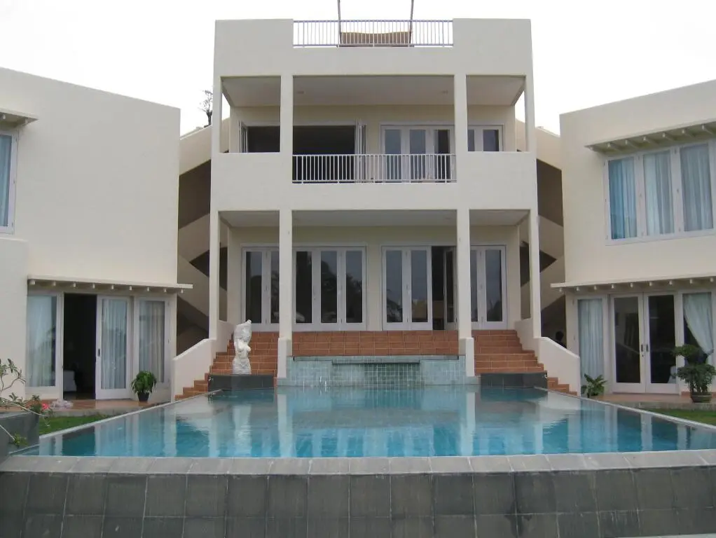 Blue Whale Sanctuary Hotel — фото 1