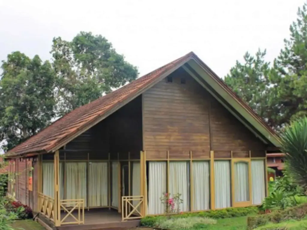 Паромпонг: Rotensia Villa Lembang