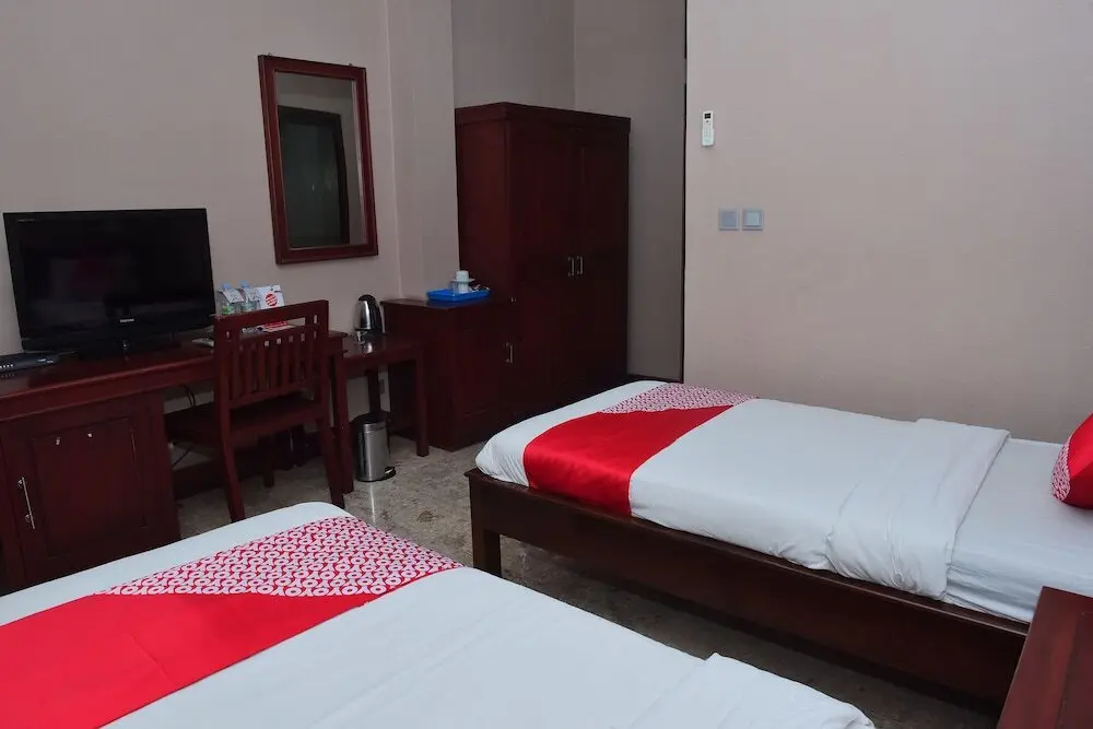 Купанг: OYO 1222 Puri Gajah Dompak