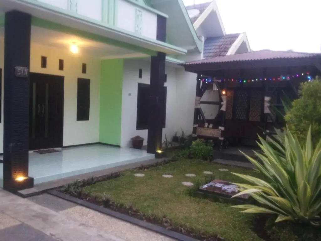 Бату: Villa Keluarga "Pondok Daun"