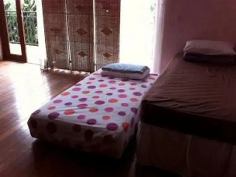 Паромпонг: Fortuno Bed & Breakfast Lembang