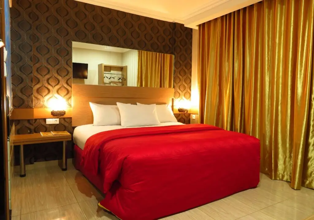 Медан: Hotel Menara Lexus