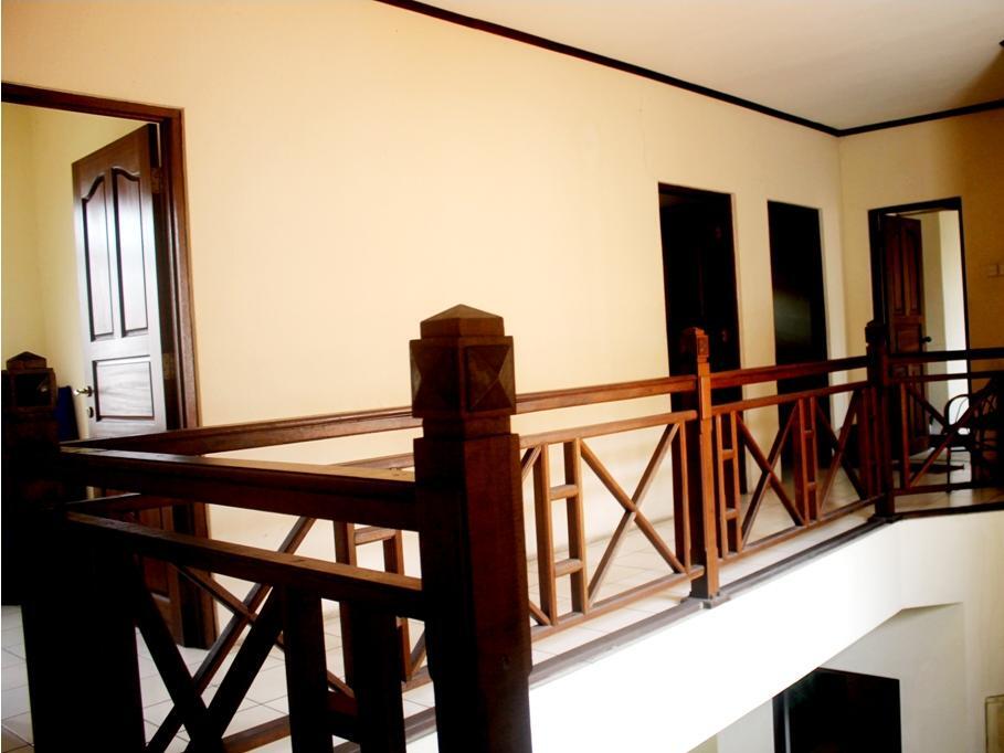 Аньер: Roby’s Villa MGA Mambruk