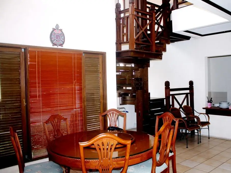 Аньер: Roby’s Villa MGA Mambruk