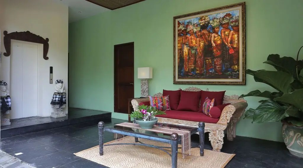 Беноа: The Longhouse Jimbaran Bali