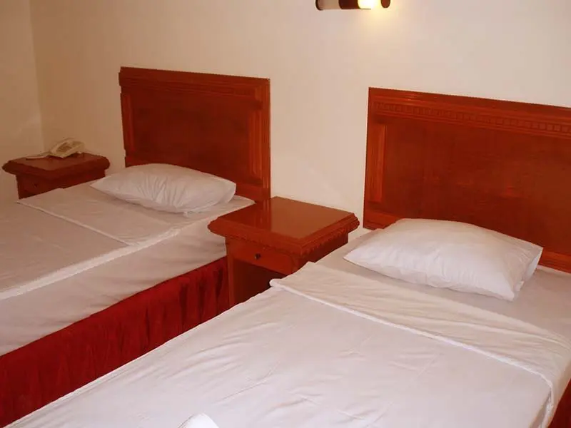 Биак: Basana Inn