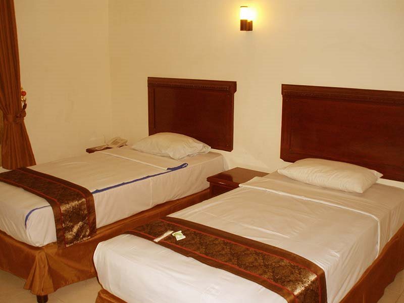 Биак: Basana Inn