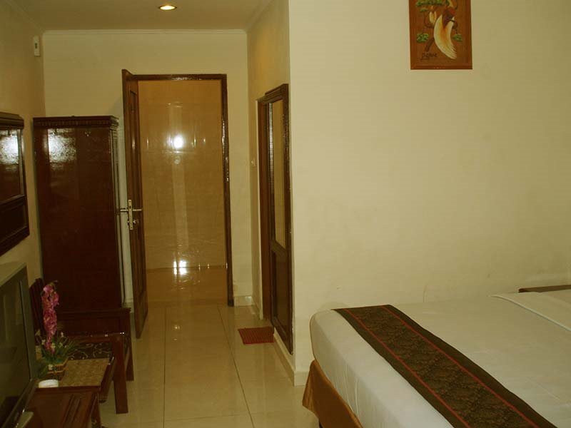 Биак: Basana Inn