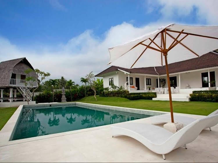 Табанан: Villa Rock Tanah Lot