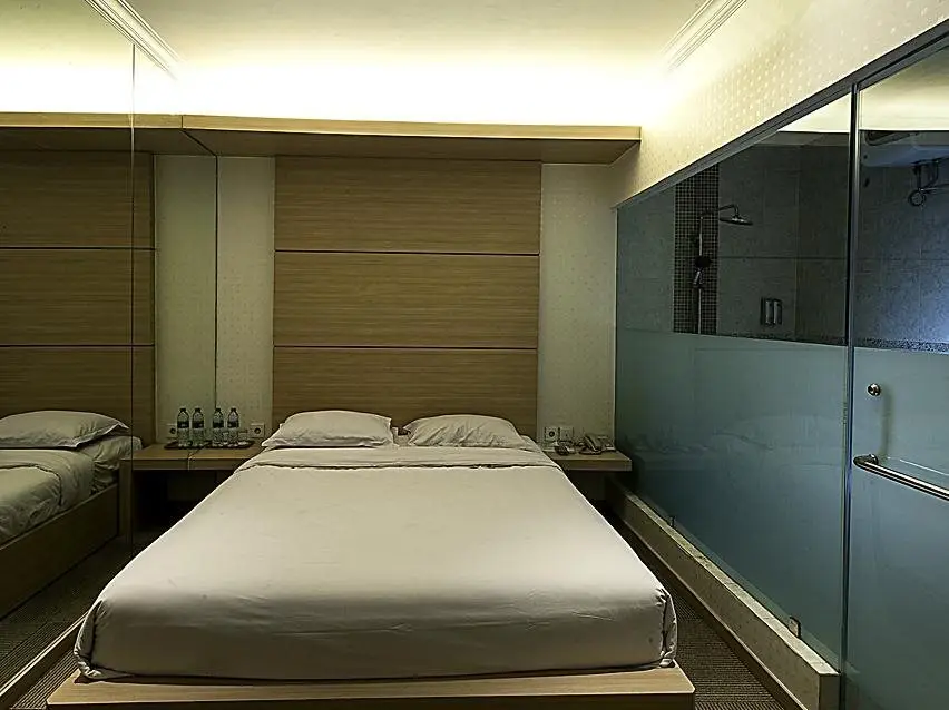Джакарта: Hin's Hotel