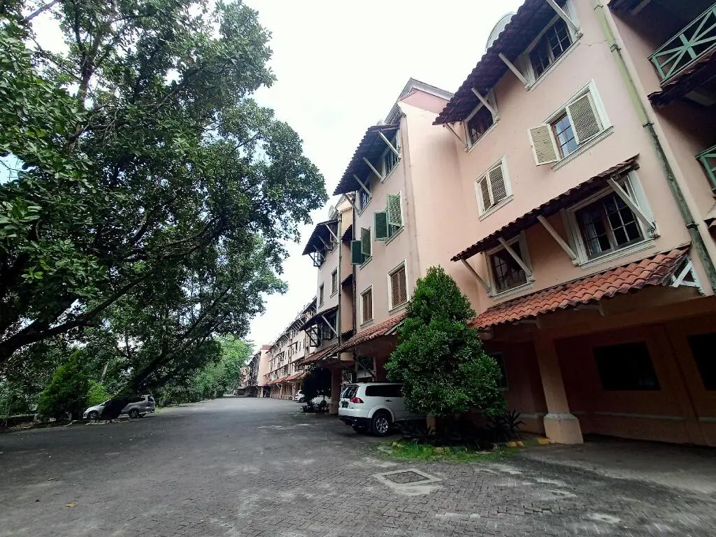 Карита: Condominium Lippo Carita by Eneng