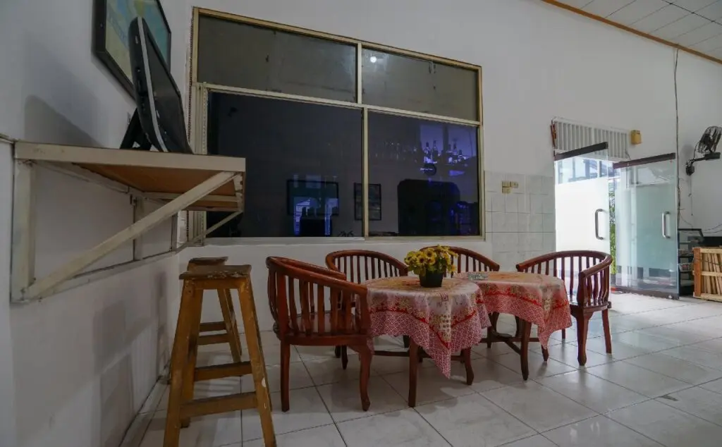 Сунгайлиате: OYO 1216 Hotel Sejati