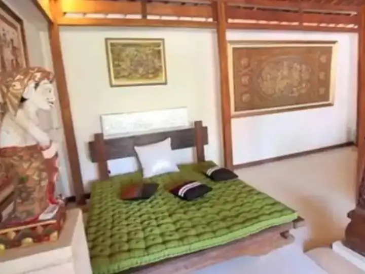 Сукавати: The Prabu House of Art and Villa