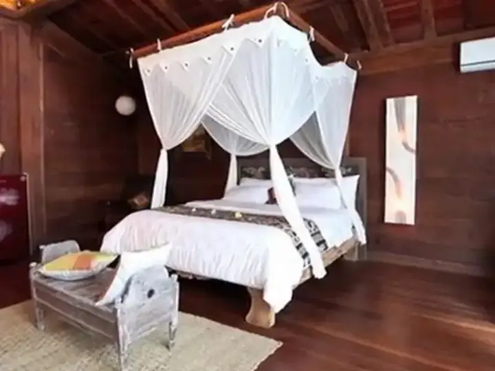 Сукавати: The Prabu House of Art and Villa