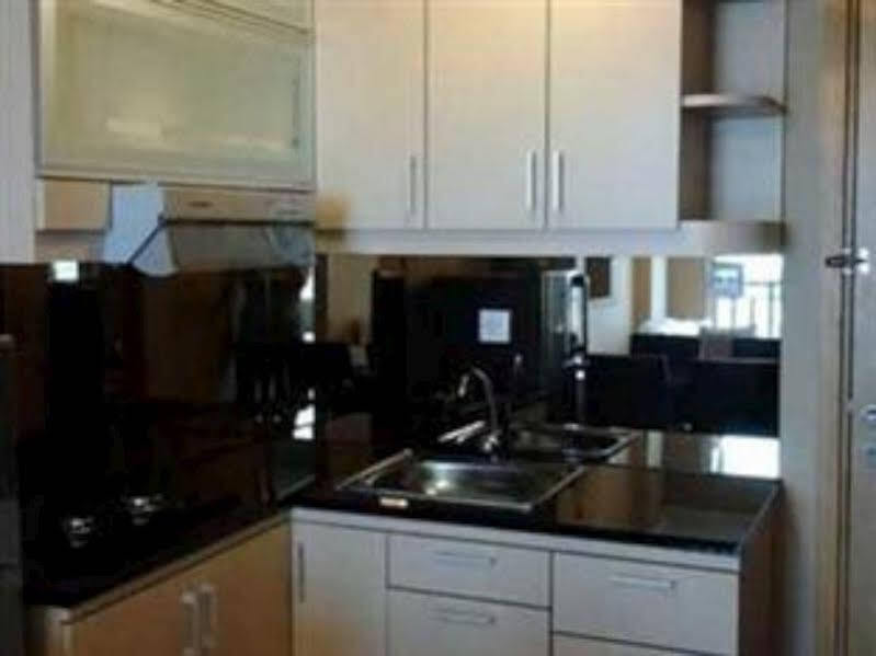 Джакарта: Signature Park Apartment