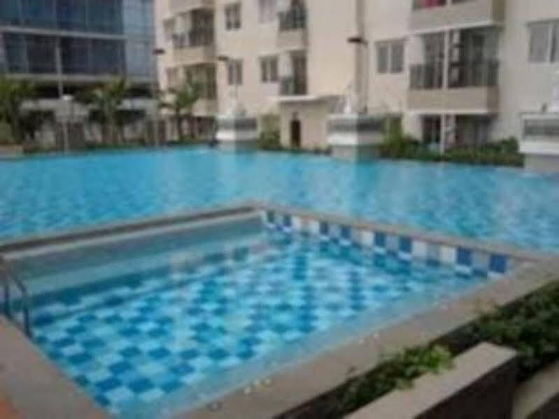 Джакарта: Signature Park Apartment