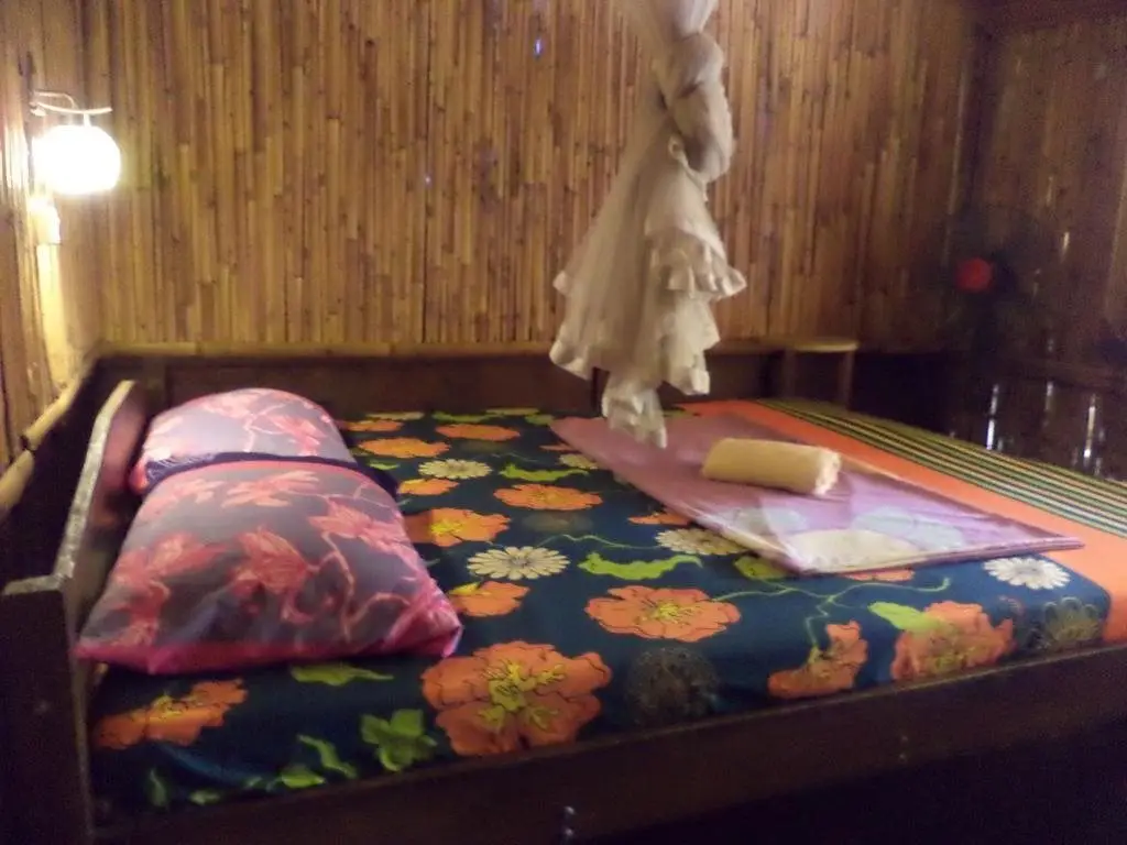 Падангбай: Topi Inn