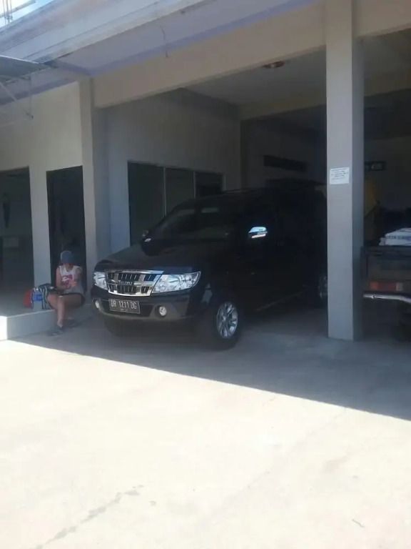 Сенару: Restu By View Hotel