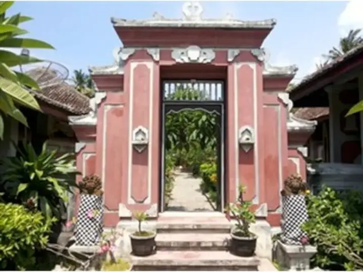 Каликбукбук: 因陀罗普拉酒店(Indra Pura Hotel)