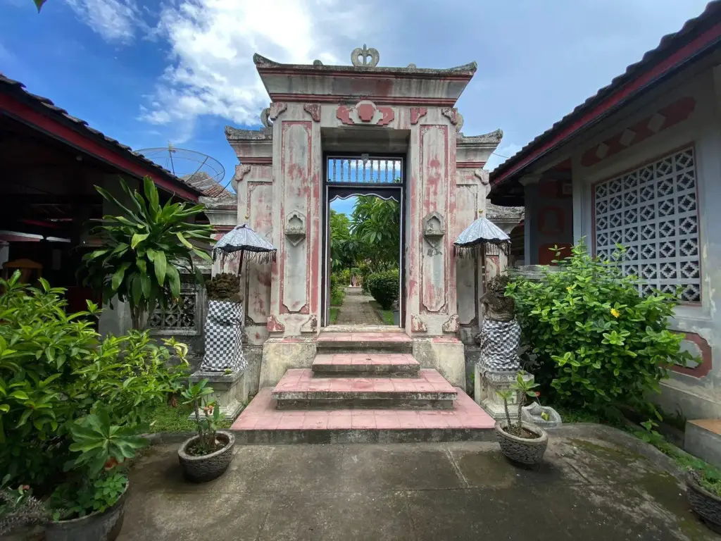 Каликбукбук: 因陀罗普拉酒店(Indra Pura Hotel)