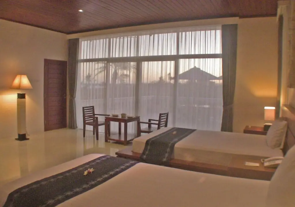 Кетевел: Villa Beachside