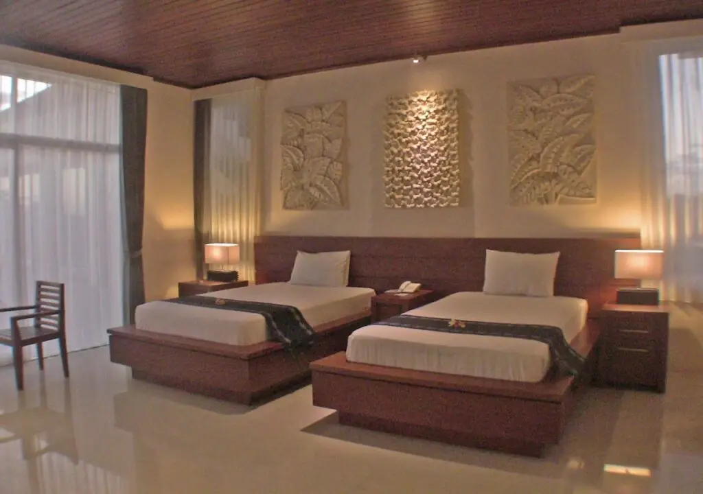 Кетевел: Villa Beachside