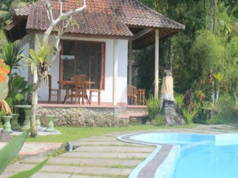 Сидемен: Tepi Sungai Guest House
