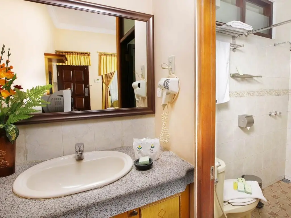 Мертоюдан: Ning Tidar Hotel