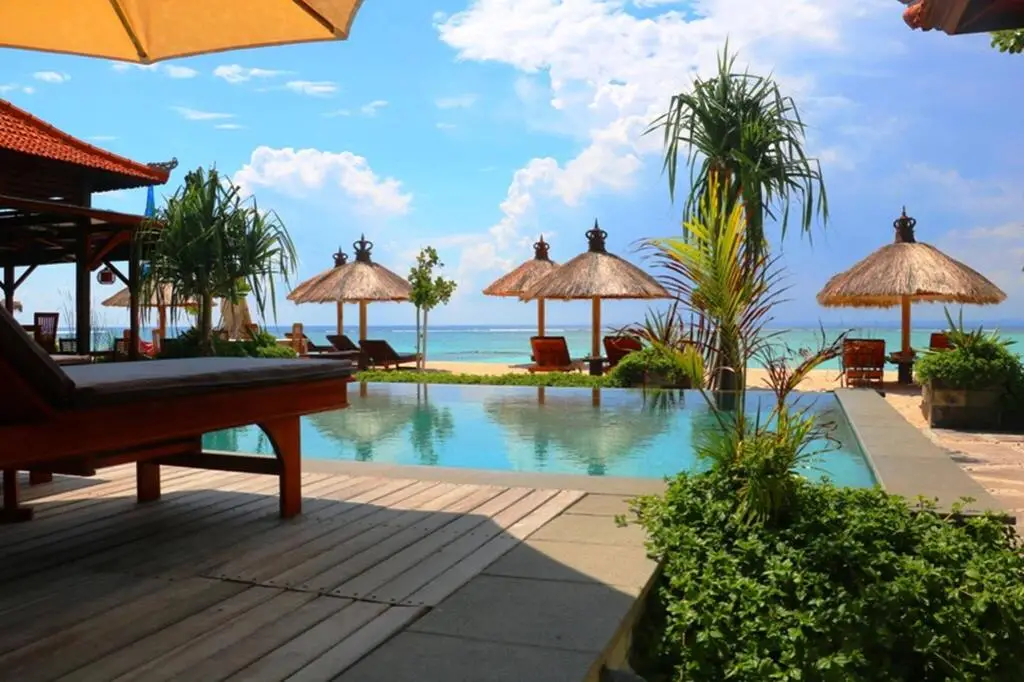 Лембонган-Айленд: Pemedal Beach Resort