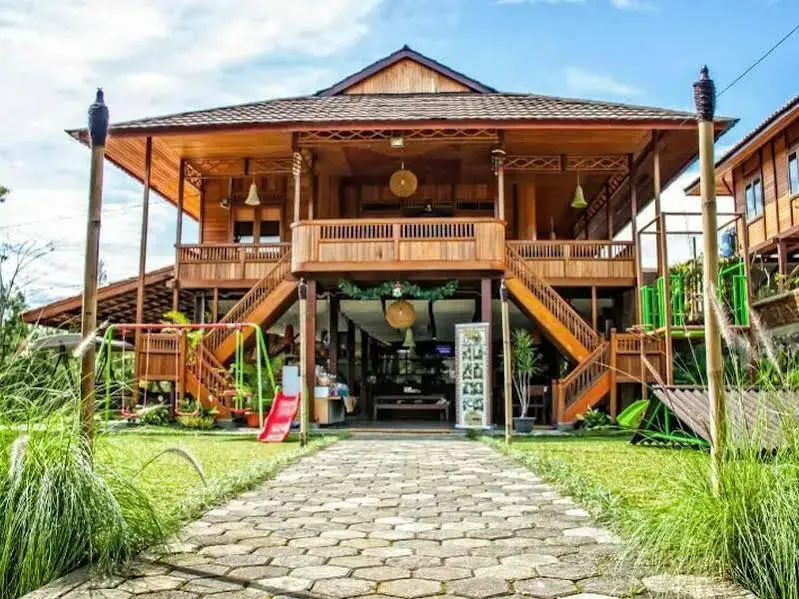 Бандунг: Roemah Kajoe Villa and Resto