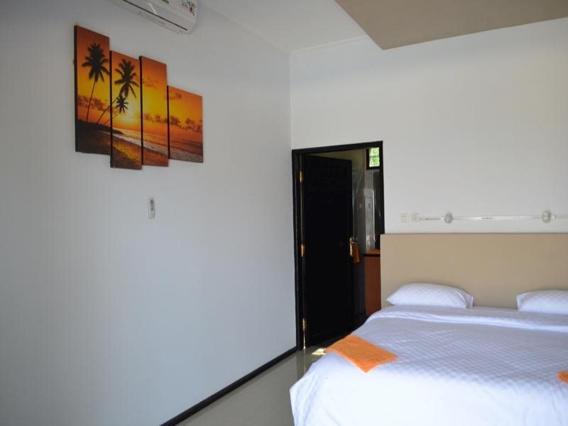 Негара: Melaya Beach Resort