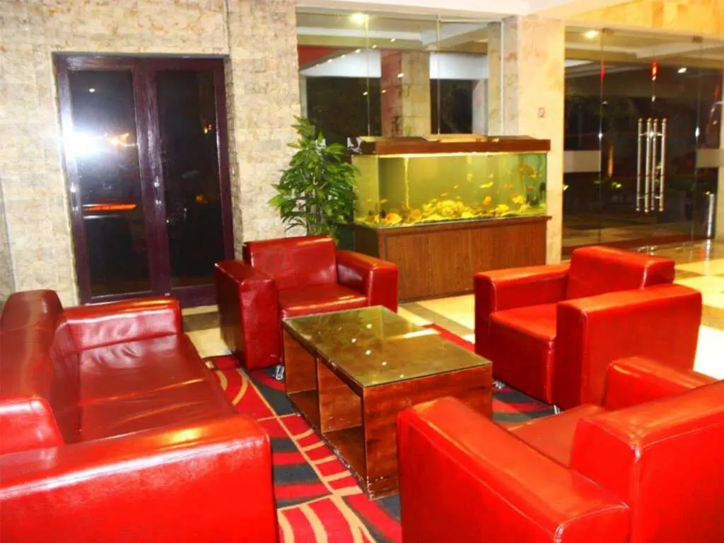 Сореанг: Albis Hotel