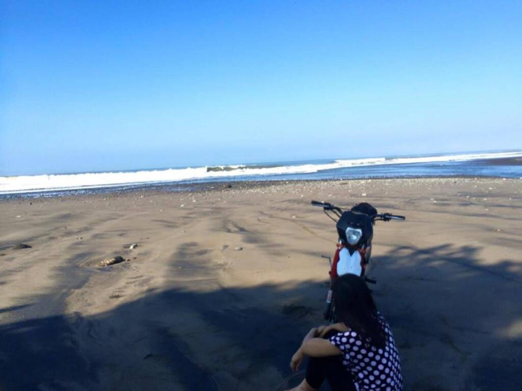 Мендойо: Dikaloha Surfcamp Bali