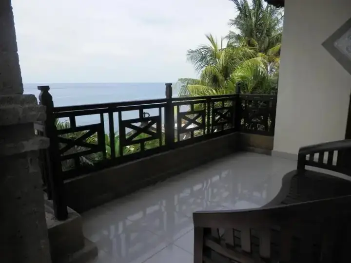 Бунутан: Sunshine Beach Bungalows and Restaurant
