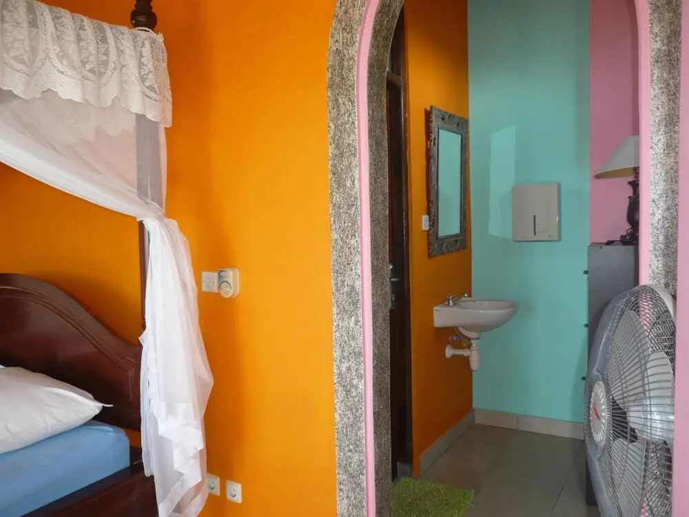 Бунутан: Cest Bon Cafe and Homestay