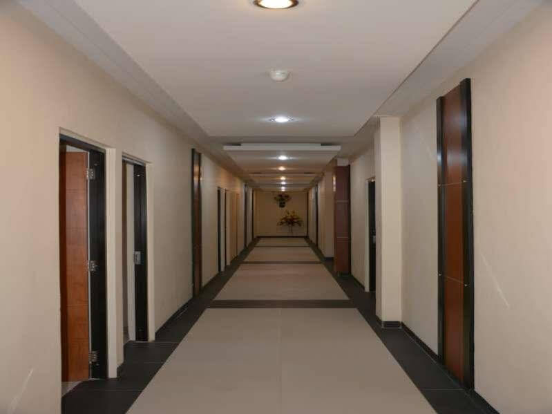 Макассар: La Riss Guest House