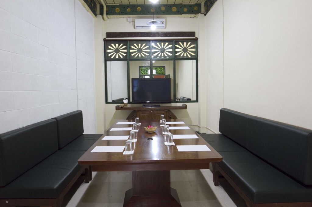 Джакарта: SARE Suites