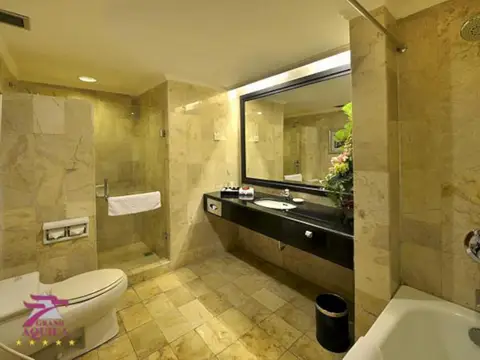 Grand Aquila Hotel — фото 1