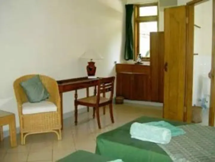 Джимбаран: Udayana Kingfisher Eco Lodge