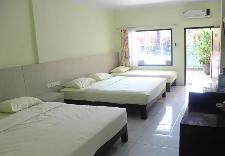 Пангандаран: Holiday Beach Inn