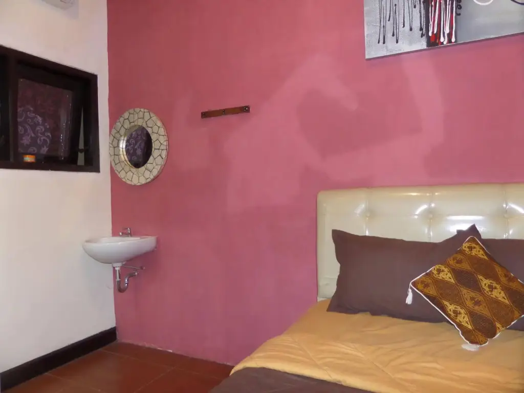 Маланг: De Clove Guest House