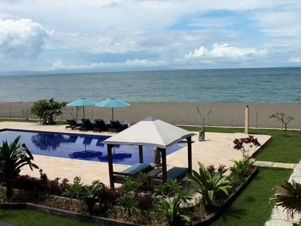 Матарам: Lombok Beach Villa