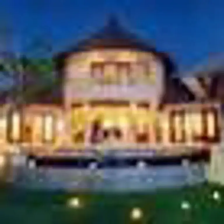 Унгасан: Ocean View Frangipani Villa and Spa