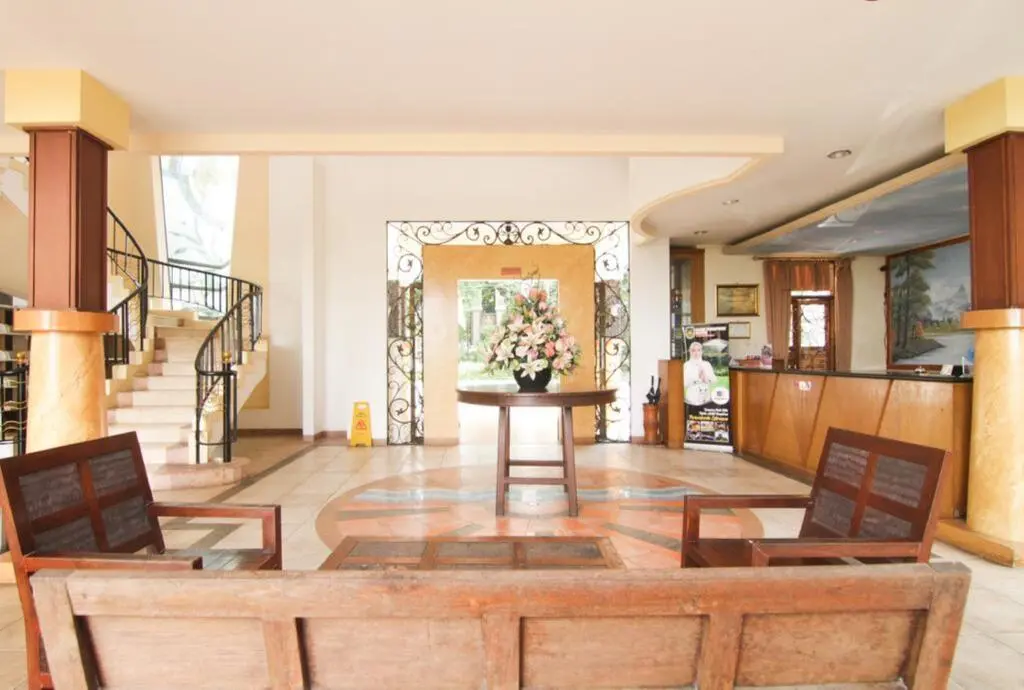 Пурвакарта: Hotel Grand Situ Buleud
