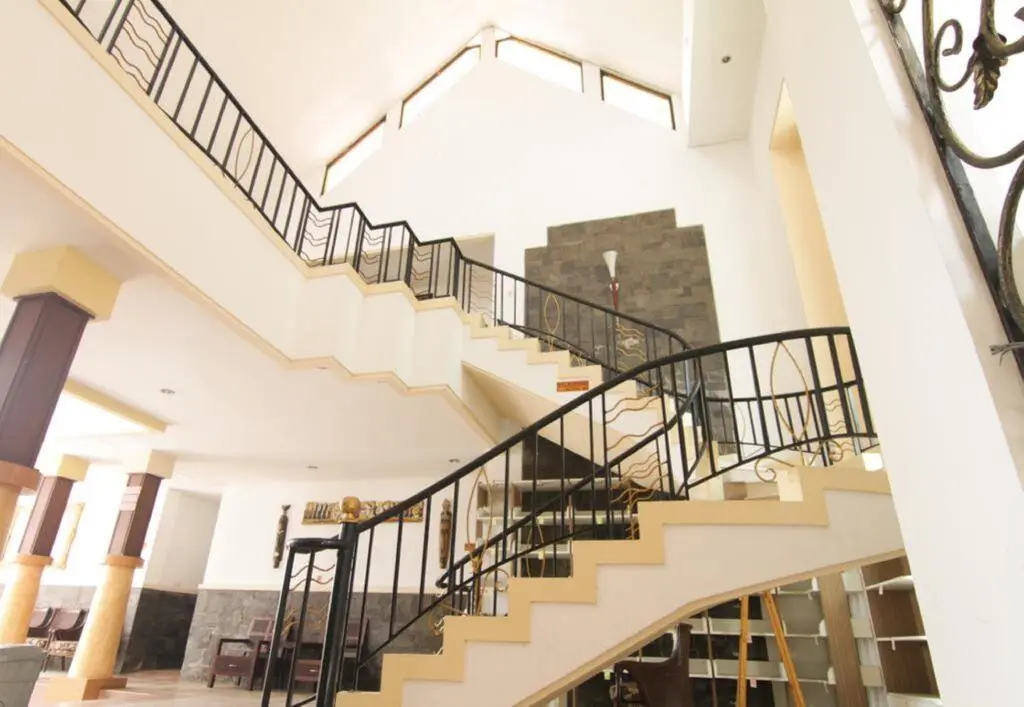 Пурвакарта: Hotel Grand Situ Buleud