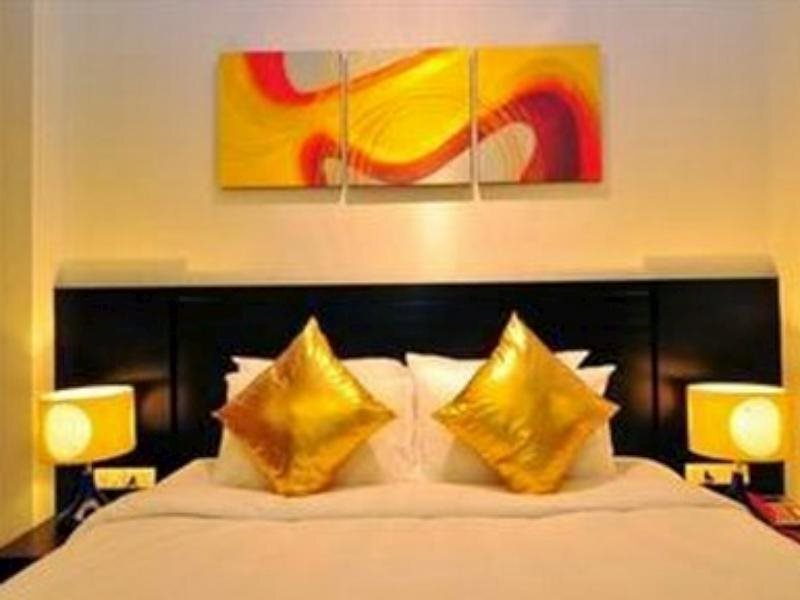 Паре-Паре: Platinum Hotel