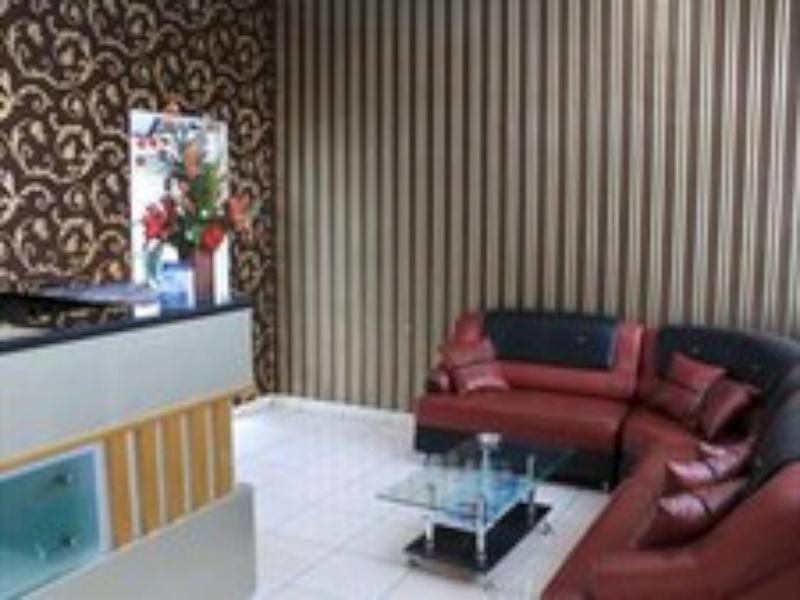 Паре-Паре: Platinum Hotel